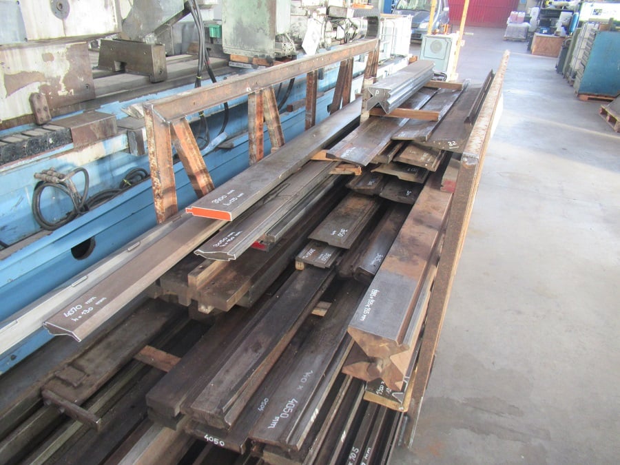 PRISMI E LAME Utensili per presse piegatrici 